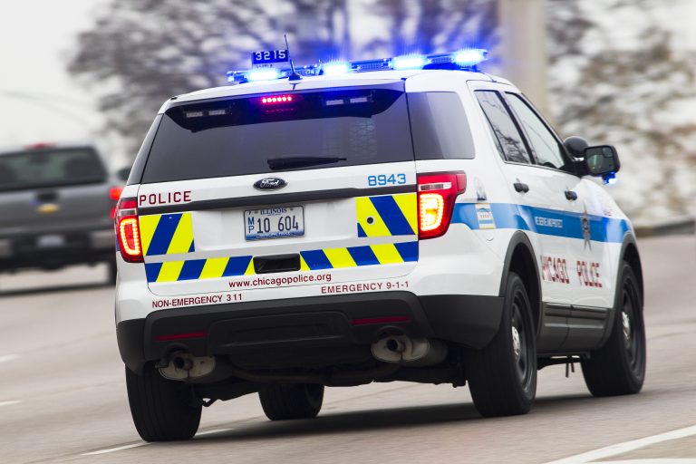 This image shows a Chicago Police Department Ford Explorer Police Interceptor performs a traffic stop on northbound Lake Shore Drive.
