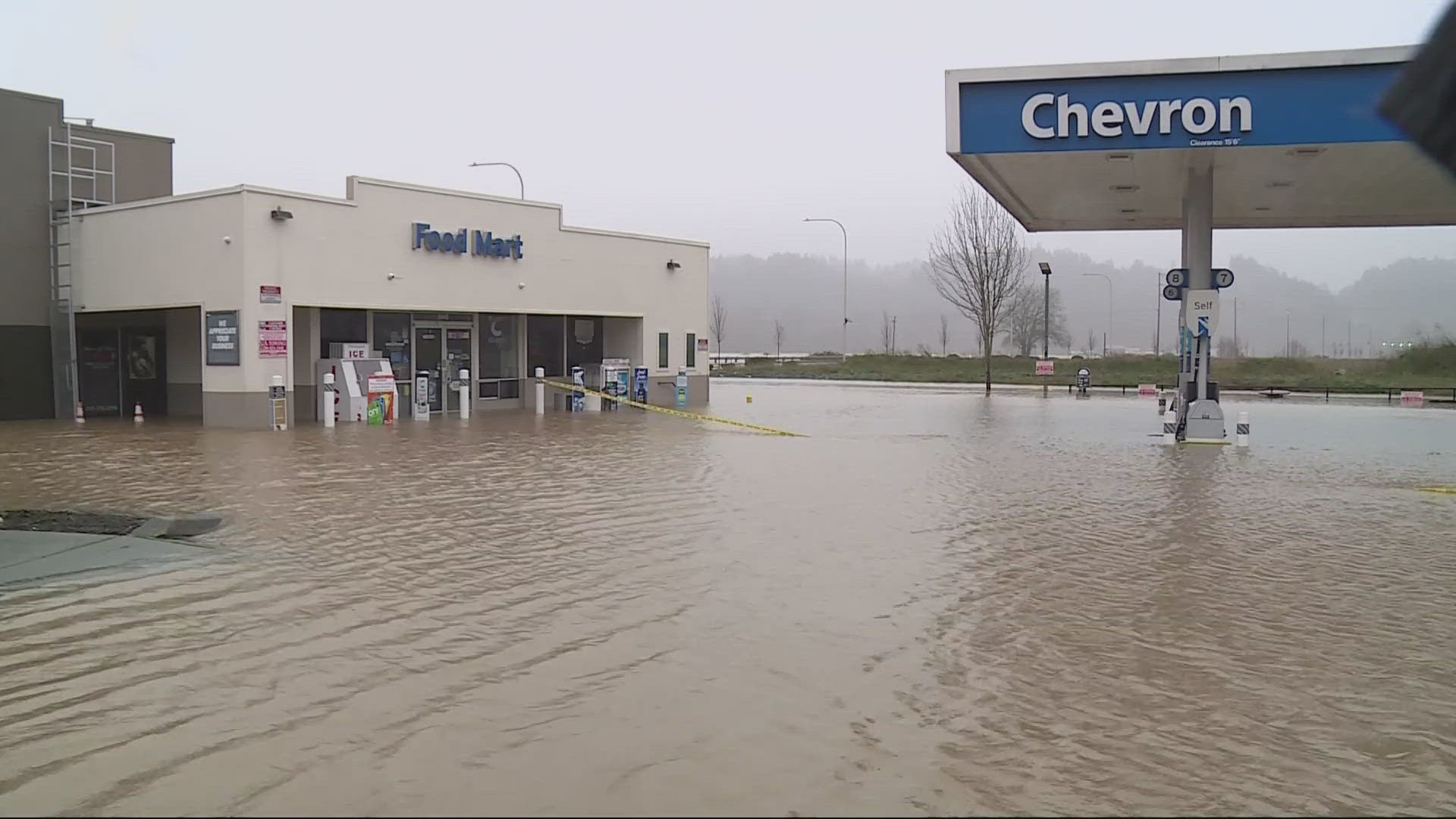 Flash flooding forces state of emergency in Washington