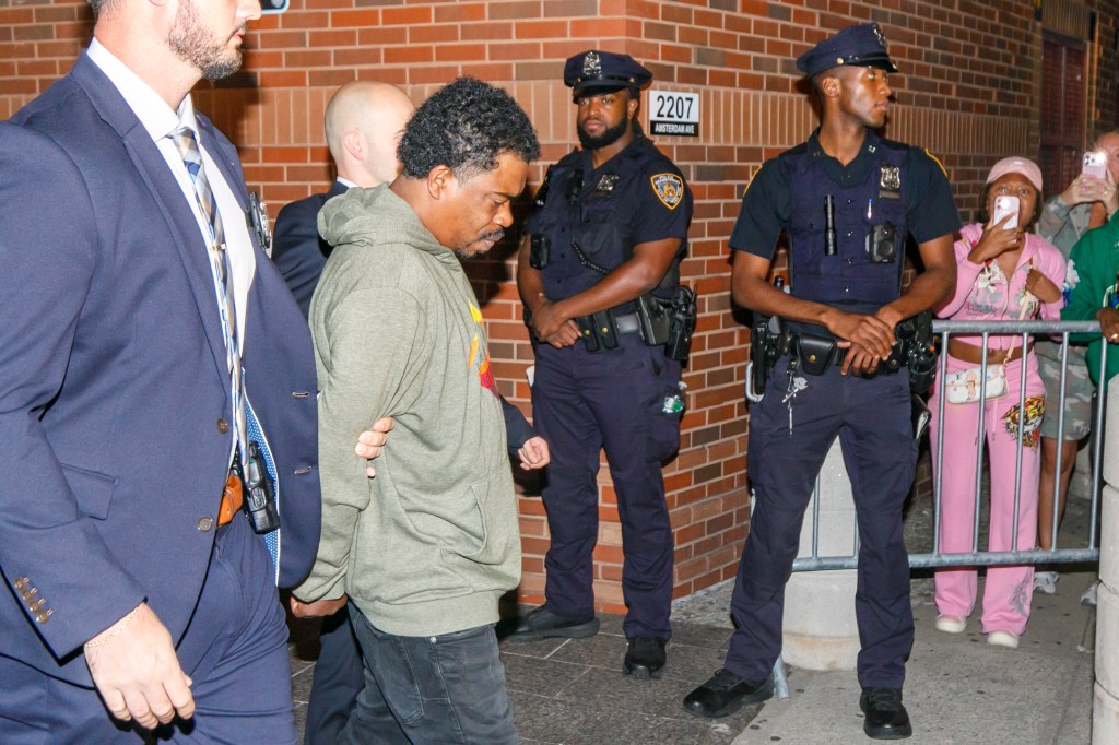 Detectives Remove Tiliek Thompson 41