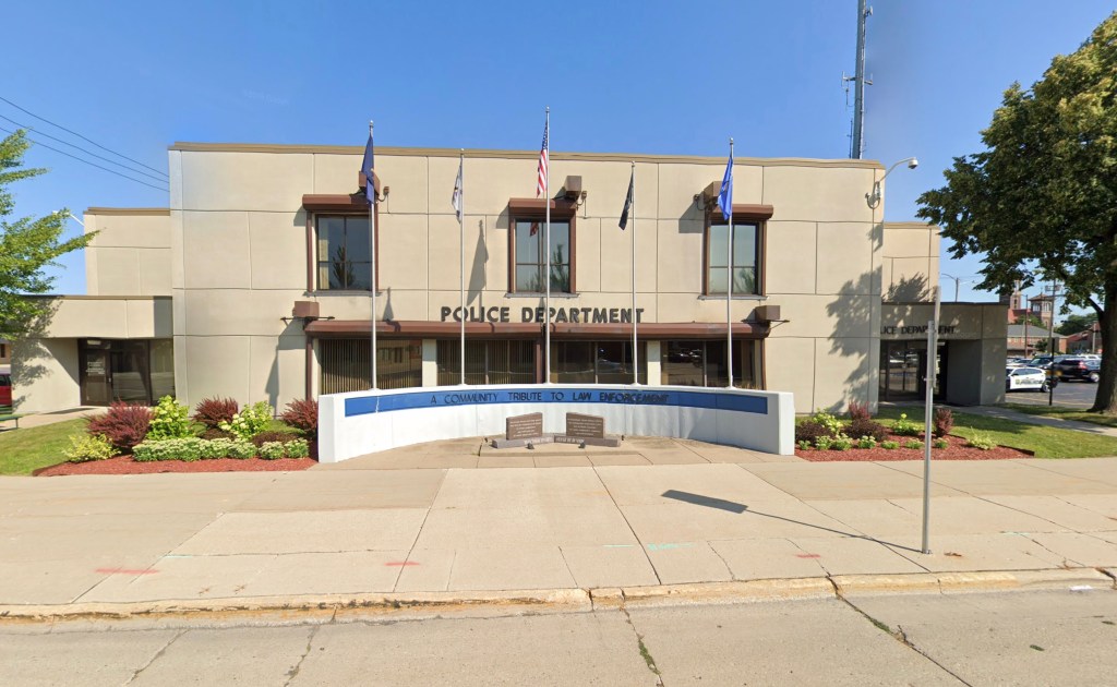 Four Wisconsin Cops Injured Suspected