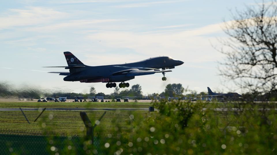 U.S. removes B 1 bombers from U.K. air base after new security threat