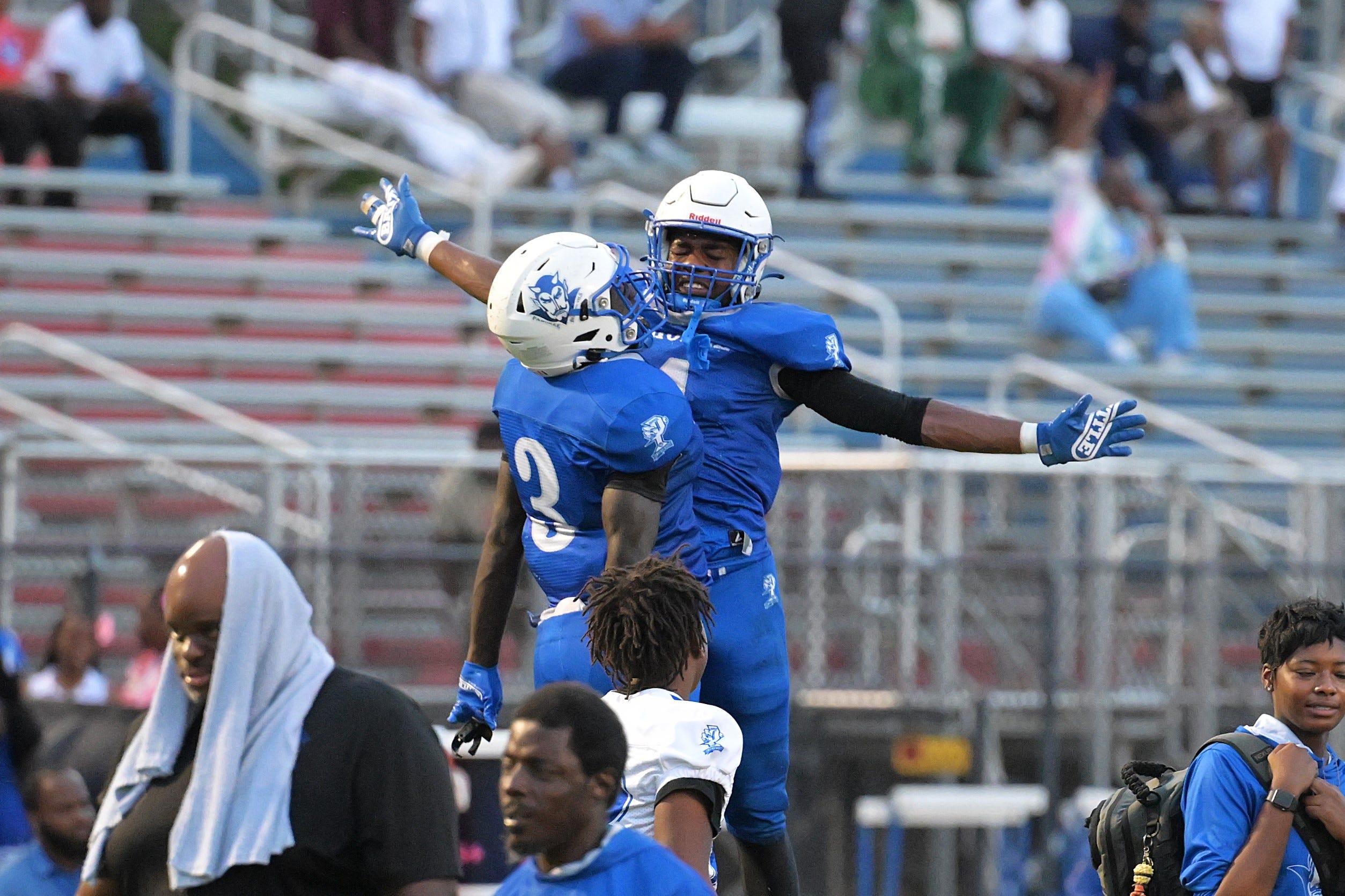 Vote on Palm Beach County football's Midseason Player of the Year