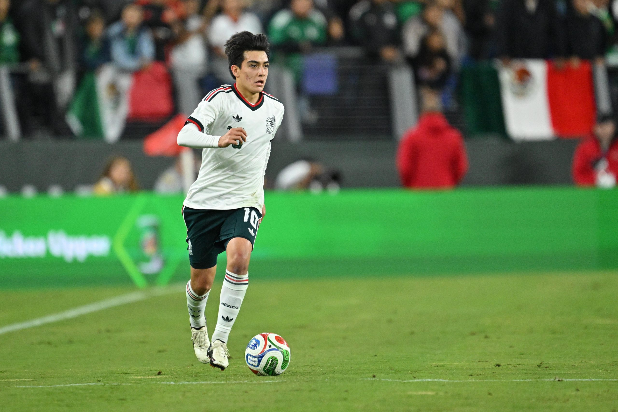 México 🆚 USA: ¡Mora no estará disponible y ni a la banca va!