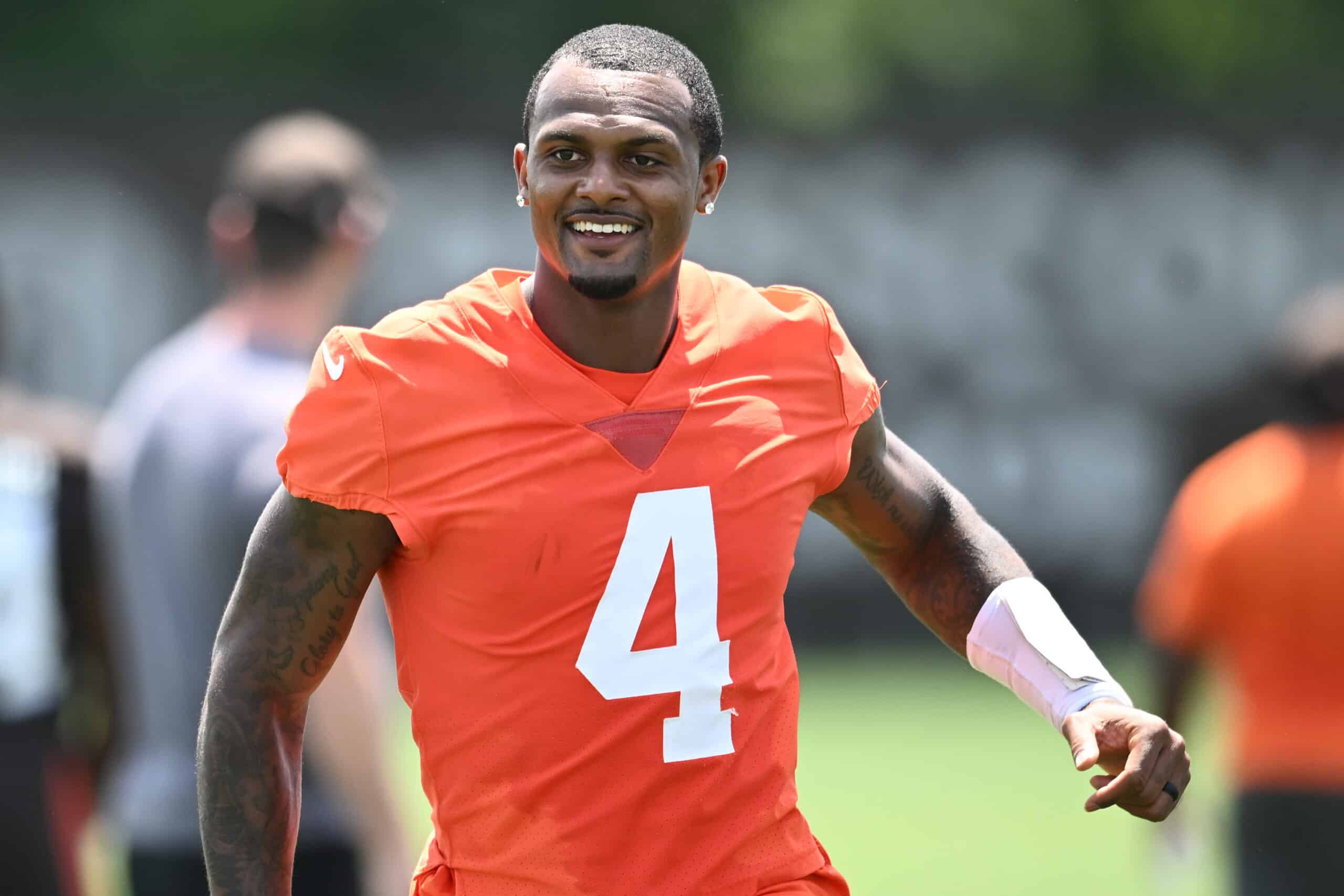 NFL Insider Explains Why Shedeur Sanders Is the Biggest Winner of Deshaun Watson’s Success