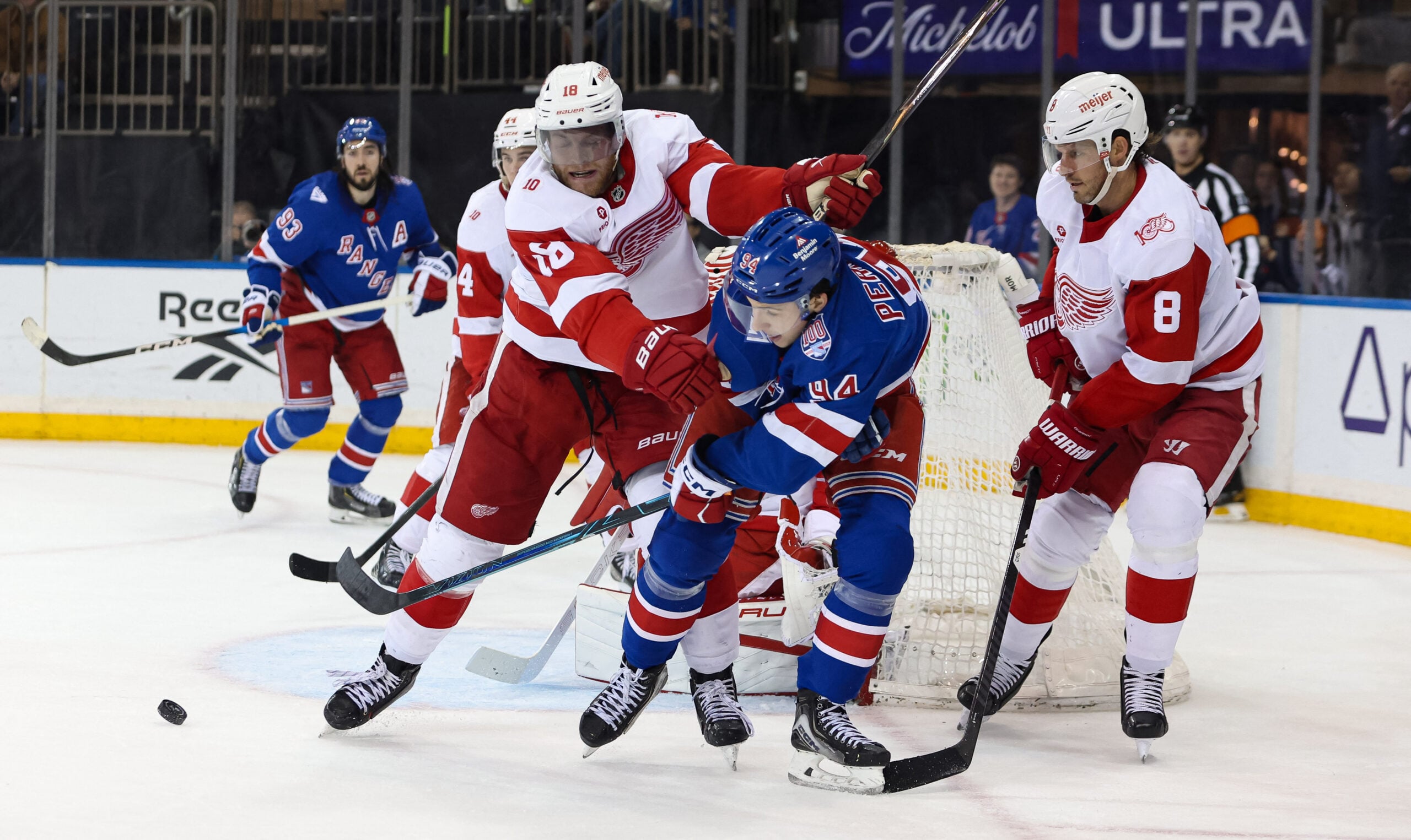 The Daily: Season Opener’s Eve; Red Wings Focused on Themselves