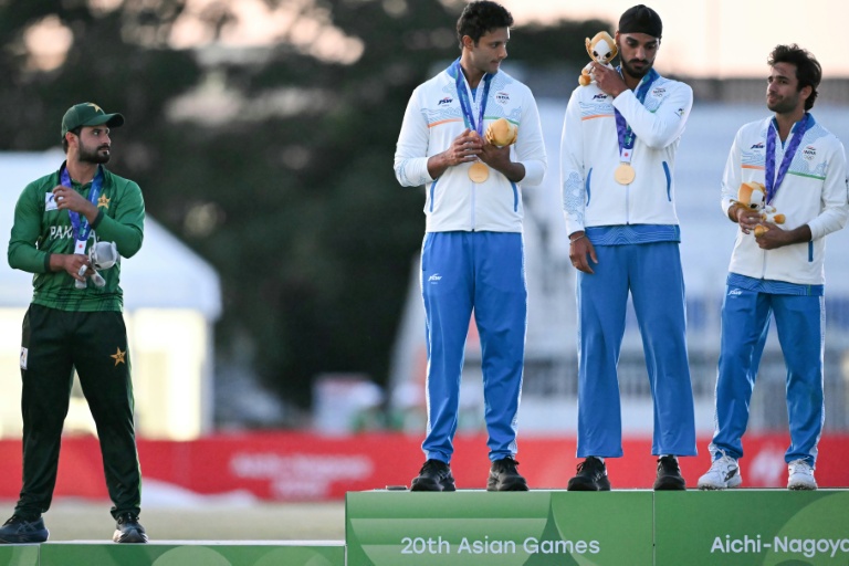 India beat Pakistan in blockbuster as golfer Kim wins 'crazy' gold