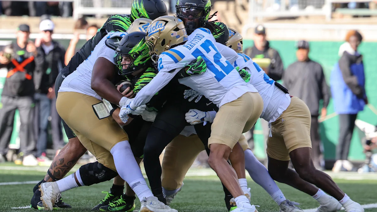 Big Ten admits its officials made a massive error on Oregon's game-tying 2-point conversion attempt in loss vs. UCLA