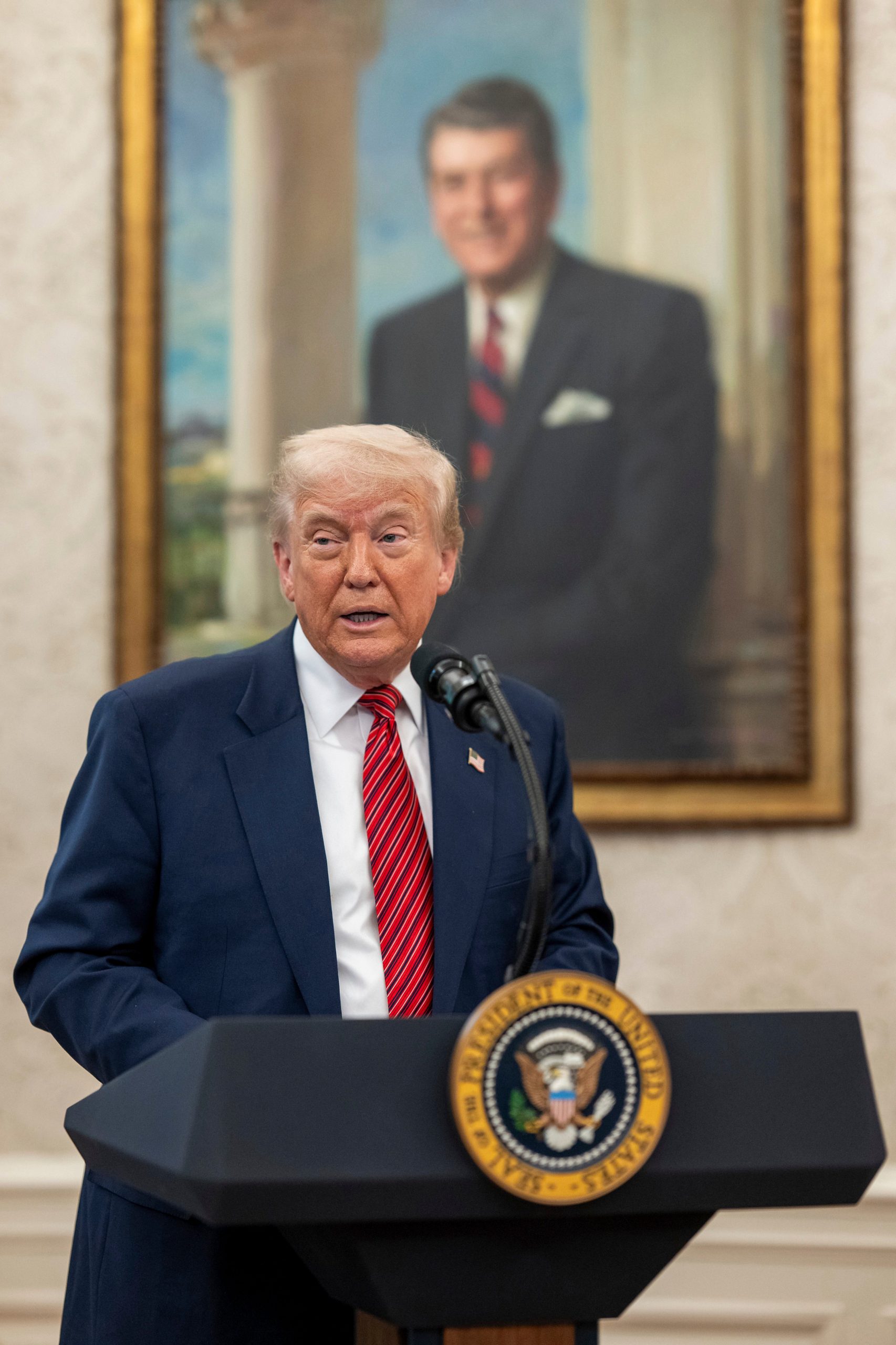 ‘Dumbest thing Democrats could do’ if they win the 2026 midterms is go after Trump, Patrick Bet David tells ‘Pod Force One’